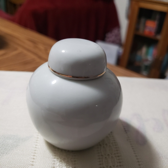 Vintage Small Ginger Jar - Picture 4 of 9